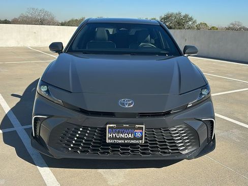 Used 2025 Toyota Camry Hybrid image 8