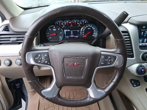 Used 2018 GMC Yukon XL SLT w/ Premium Edition image 16