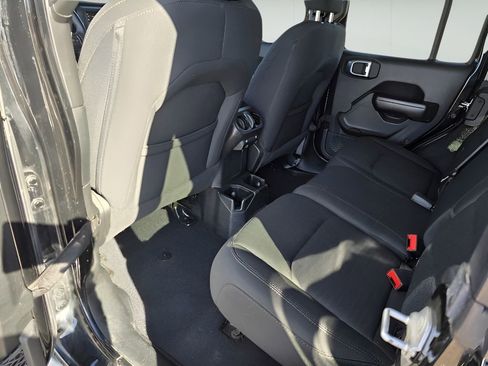 Used 2020 Jeep Wrangler Willys image 15