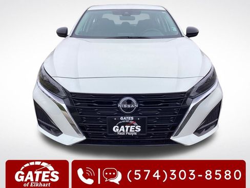 Used 2025 Nissan Altima 2.5 SV image 2