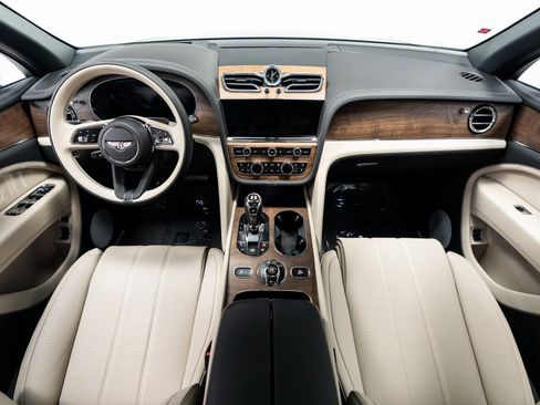 Certified 2024 Bentley Bentayga Extended Wheelbase image 27