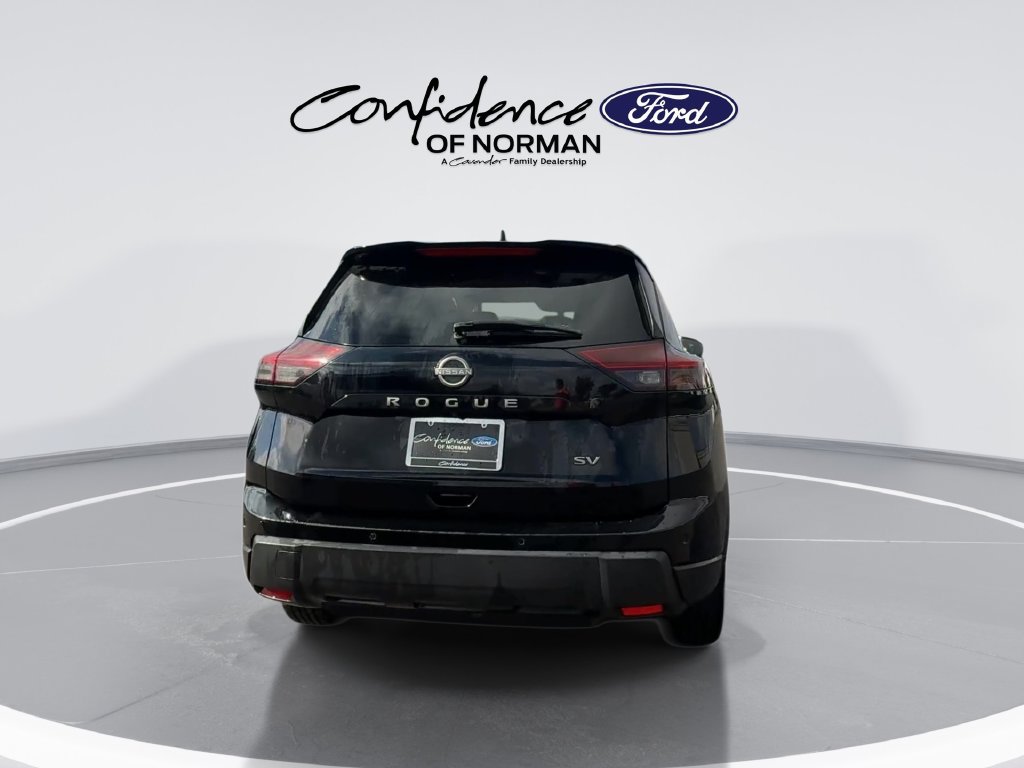 Used 2024 Nissan Rogue SV FWD image 9