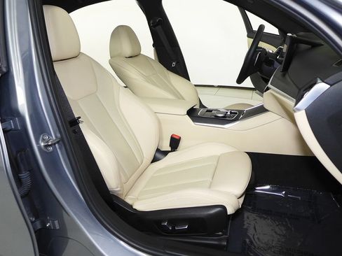 Used 2023 BMW 330i Sedan w/ Convenience Package RWD image 19