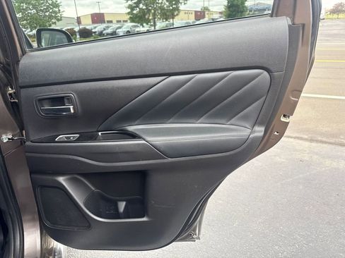 Used 2018 Mitsubishi Outlander GT AWD/4WD image 48