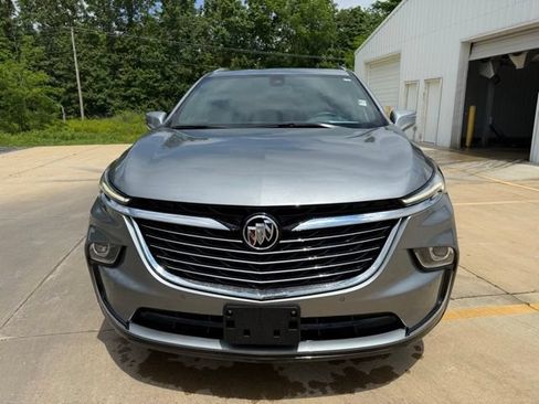 Used 2023 Buick Enclave Essence FWD image 2