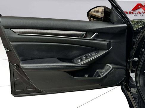 Used 2018 Honda Accord Sport image 18
