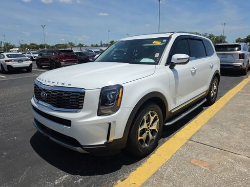 Used 2020 Kia Telluride EX w/ Towing Package FWD image 7