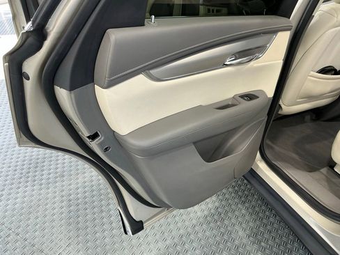 Used 2017 Cadillac XT5 Luxury w/ Driver Awareness Package FWD image 46
