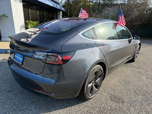 Used 2018 Tesla Model 3 Mid Range image 10