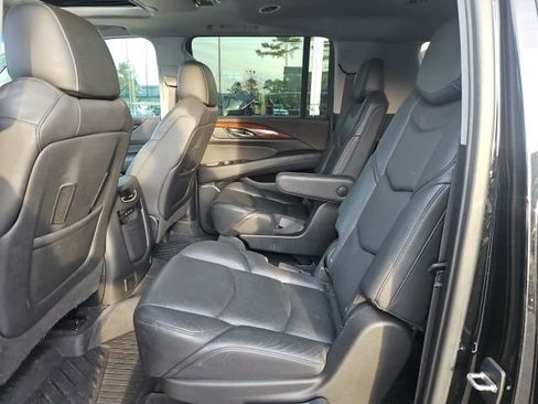Used 2019 Cadillac Escalade ESV Luxury image 21