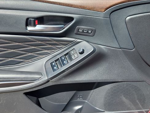Used 2021 Toyota Avalon Limited w/ Advanced Safety Package FWD image 8