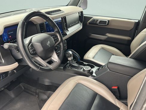 Used 2023 Ford Bronco Wildtrak AWD/4WD image 12