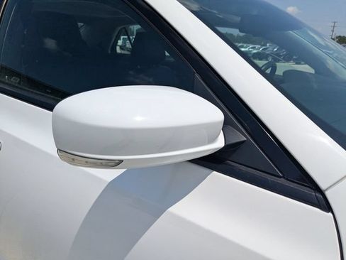 Used 2021 Chrysler 300 Touring L AWD/4WD image 9