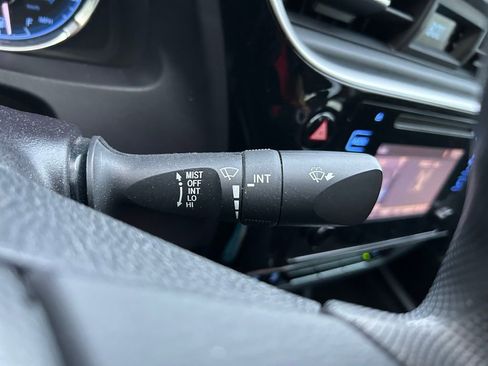 Used 2018 Toyota Corolla LE image 20