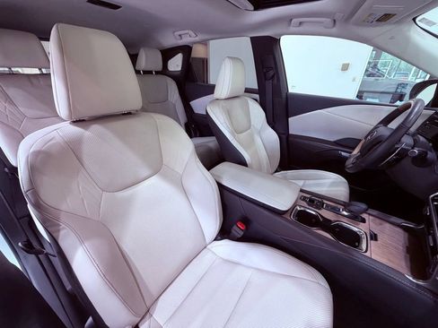 Used 2024 Lexus RX 350 Premium w/ Convenience Package FWD image 15