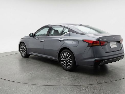 Used 2025 Nissan Altima 2.5 SV image 6