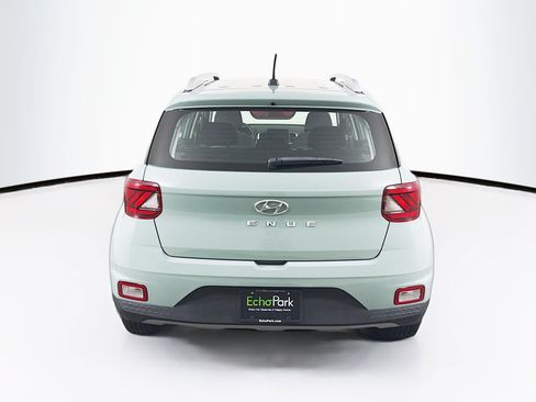 Used 2025 Hyundai Venue SEL FWD image 7