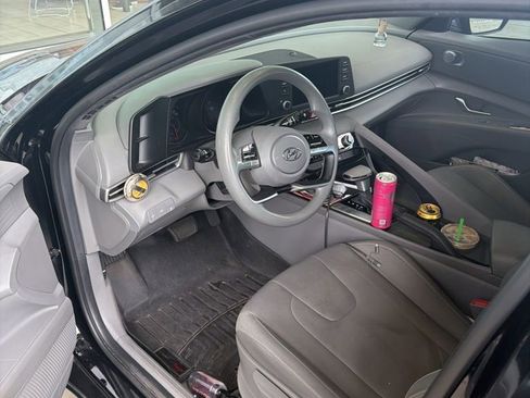 Used 2023 Hyundai Elantra SEL w/ Cargo Package FWD image 3