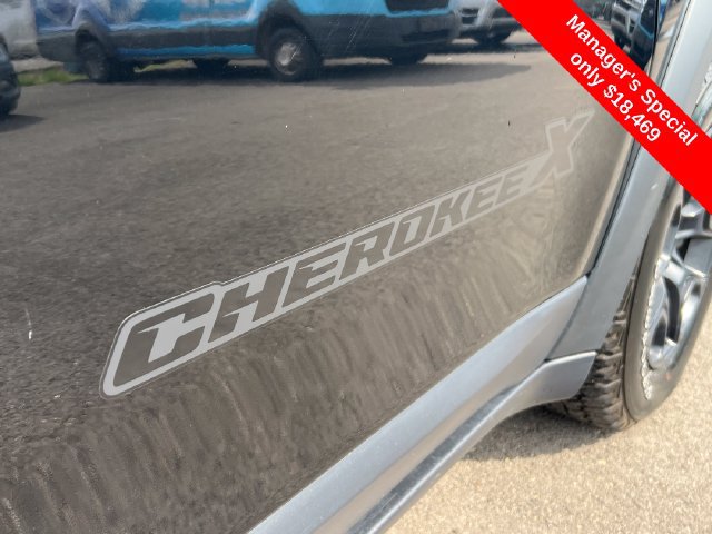 Used 2022 Jeep Cherokee Latitude AWD/4WD image 29