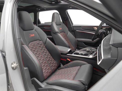 Used 2025 Audi RS 6 performance image 36
