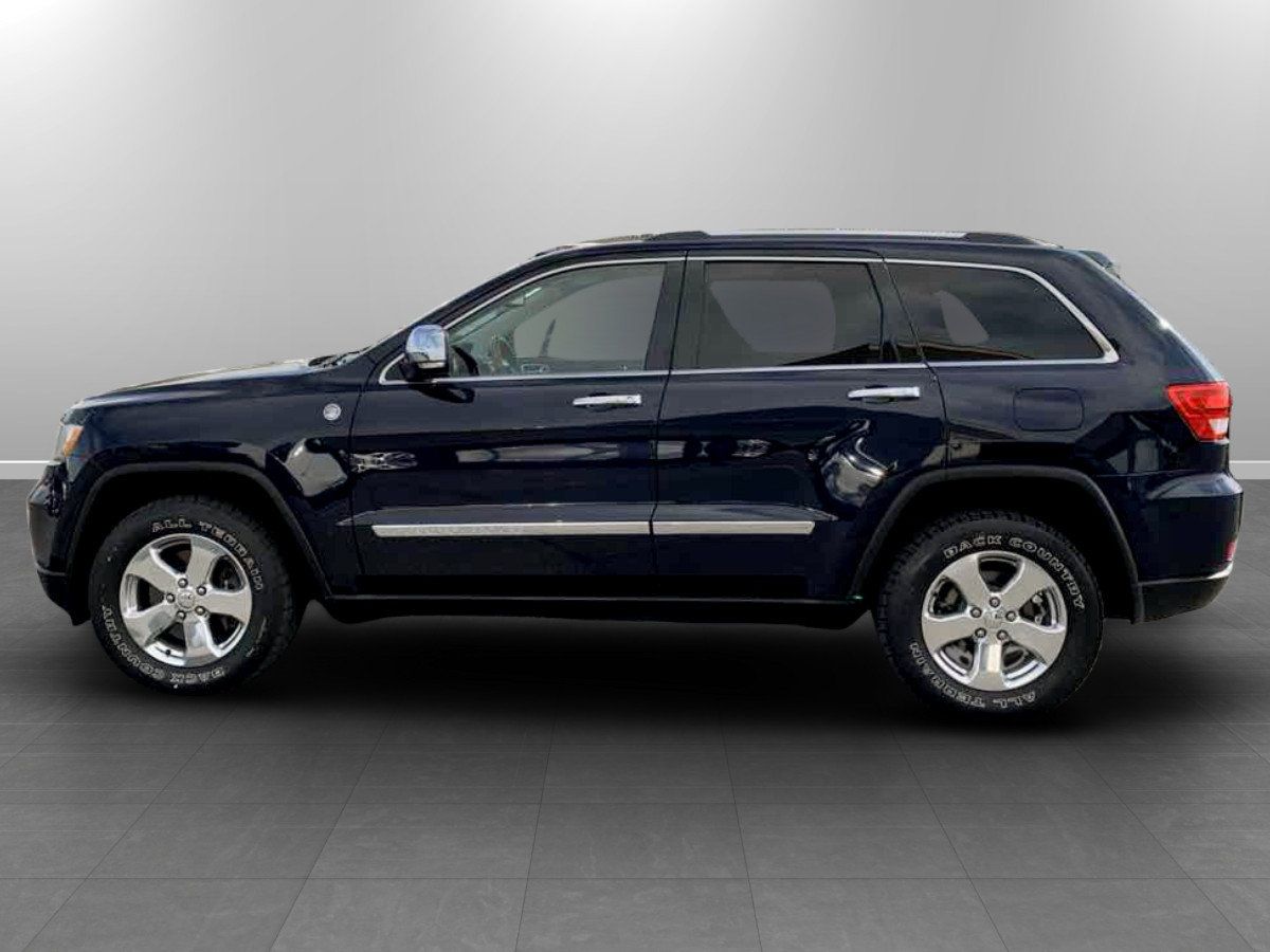 Used 2013 Jeep Grand Cherokee Overland w/ Advance Technology Group AWD/4WD image 4
