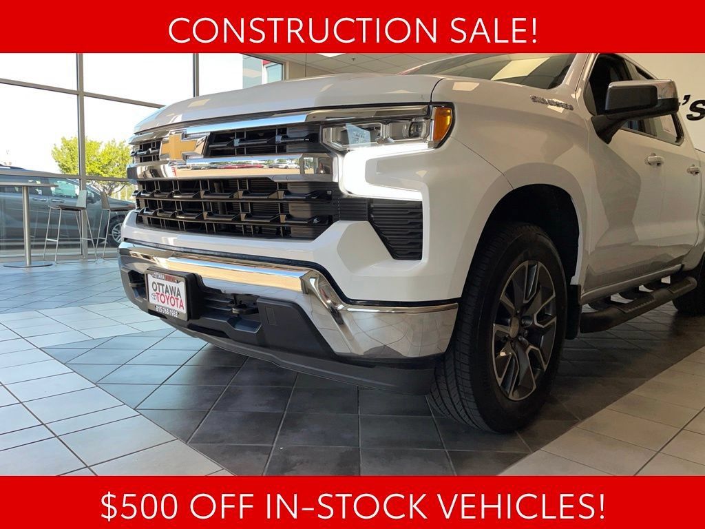 Used 2023 Chevrolet Silverado 1500 LT AWD/4WD image 16