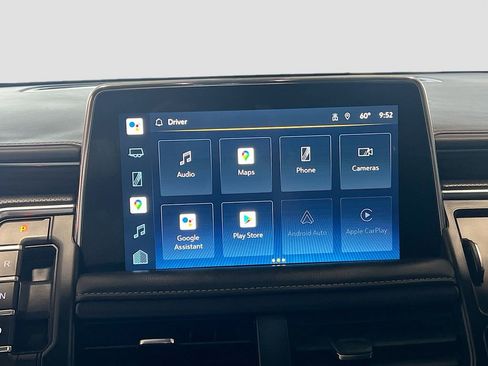 Used 2022 Chevrolet Suburban Premier image 11