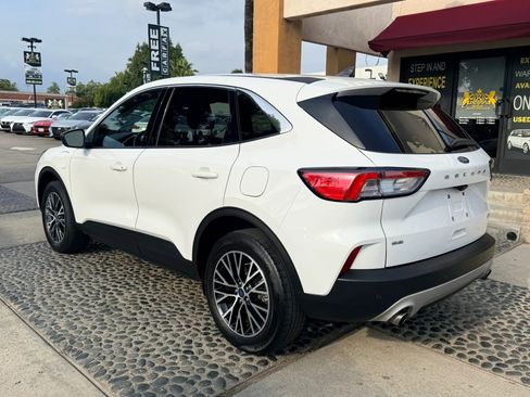 Used 2022 Ford Escape SE image 7