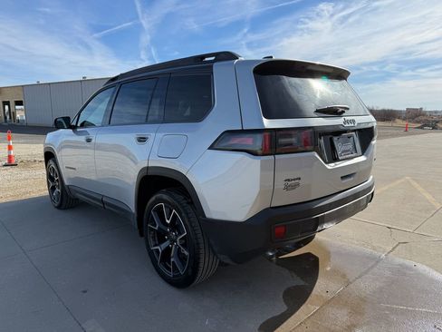 New 2026 Jeep Cherokee Overland image 7