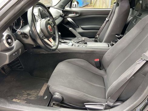 Used 2017 FIAT 124 Spider Classica RWD image 11