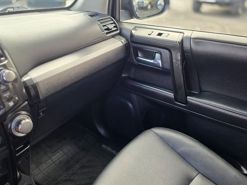 Used 2014 Toyota 4Runner Trail Premium image 39