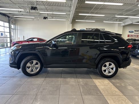 Used 2021 Toyota RAV4 XLE image 15