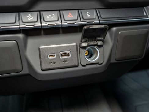 Used 2021 Chevrolet Silverado 1500 Custom Trail Boss image 22