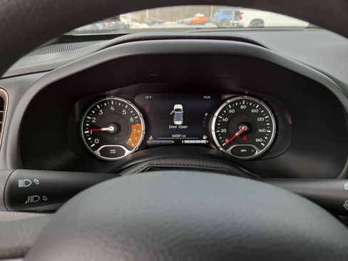 Certified 2023 Jeep Renegade Latitude AWD/4WD image 25