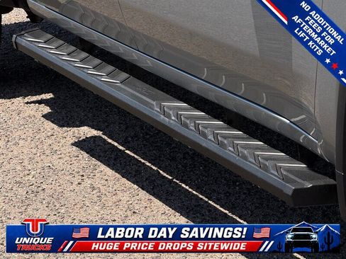 Used 2024 Chevrolet Silverado 2500 LTZ w/ LTZ Convenience Package AWD/4WD image 8
