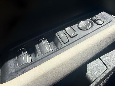 Certified 2025 Honda Accord LX image 24