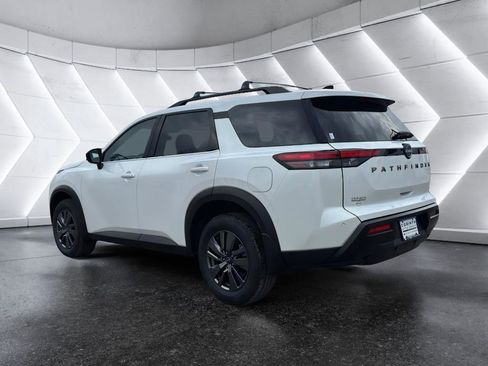 New 2026 Nissan Pathfinder SV image 6