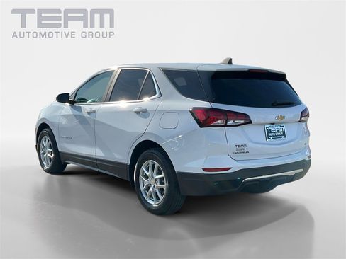 Used 2022 Chevrolet Equinox LT w/ Driver Convenience Package image 5