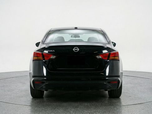 Used 2025 Nissan Altima 2.5 SV FWD image 7