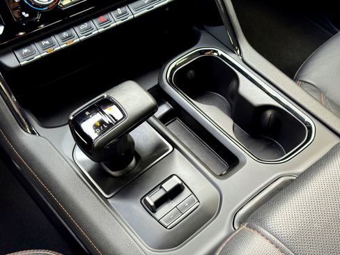 Used 2024 GMC Sierra 1500 AT4 w/ Technology Package image 27