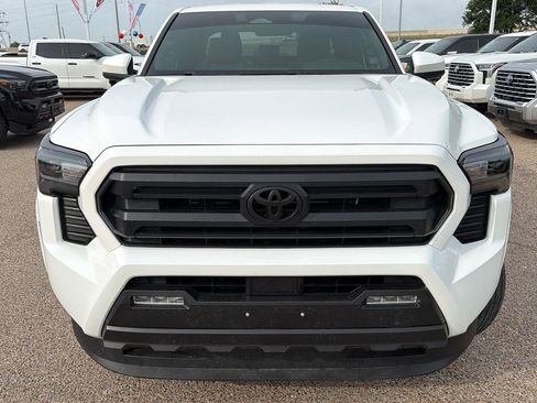 Used 2024 Toyota Tacoma SR5 AWD/4WD image 8