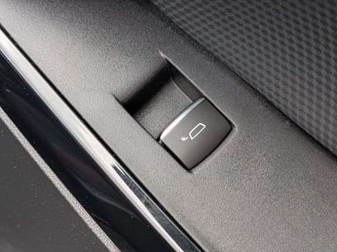 Used 2026 Chevrolet Equinox RS FWD image 36