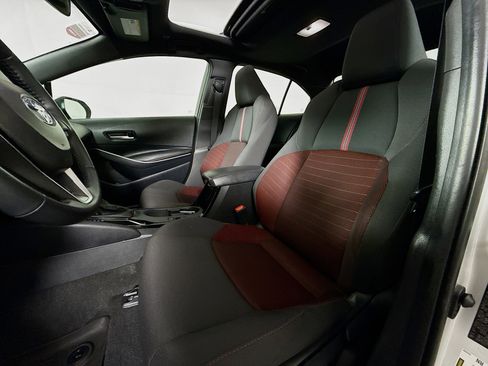 Certified 2025 Toyota Corolla SE w/ SE Premium Package image 11