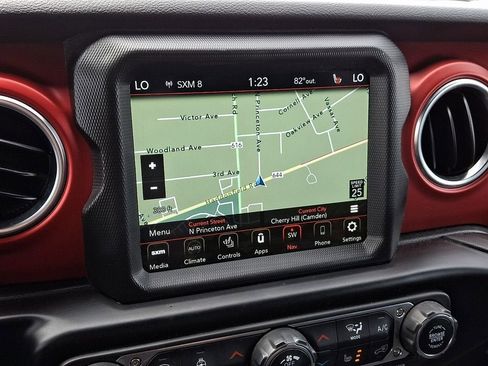 Used 2022 Jeep Wrangler Unlimited Rubicon w/ Steel Bumper Group image 18