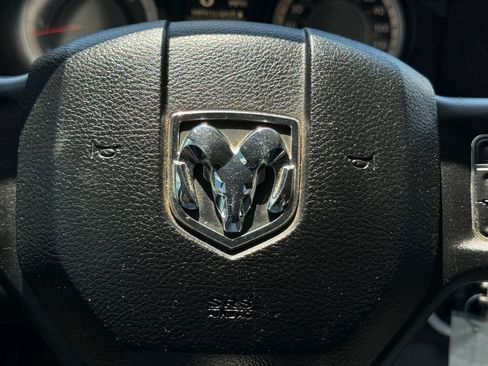 Used 2016 RAM 1500 Classic SLT AWD/4WD image 25