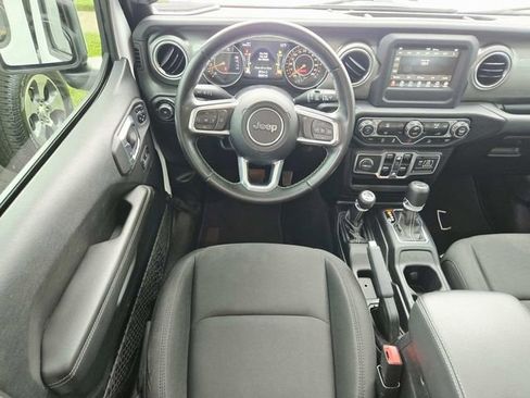 Used 2020 Jeep Wrangler Unlimited Sahara AWD/4WD image 7