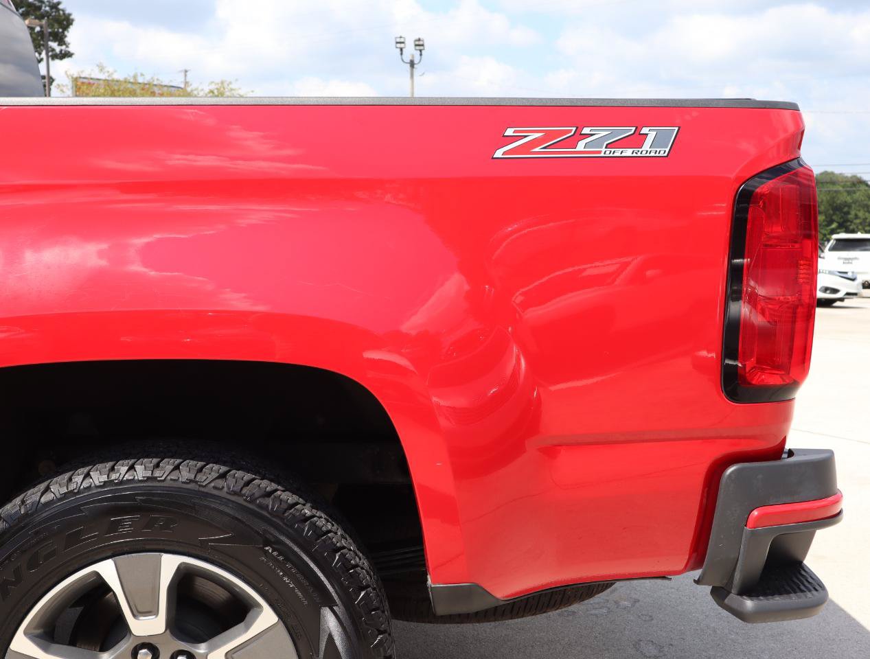 Used 2015 Chevrolet Colorado Z71 AWD/4WD image 32