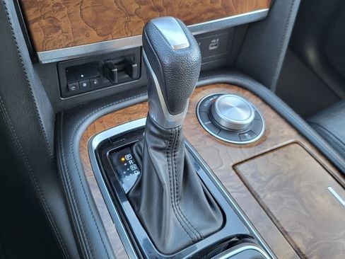 Used 2022 Nissan Armada SL image 34