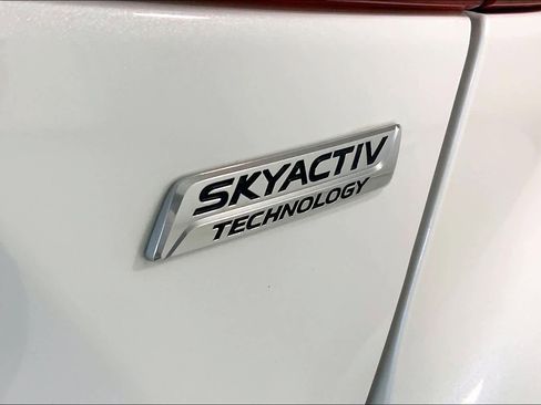 Used 2016 MAZDA MAZDA3 i Touring image 9