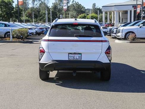 Used 2026 Hyundai Kona SEL Sport FWD image 4